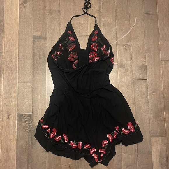 American eagle black embroidered floral halter romper - Picture 2 of 3